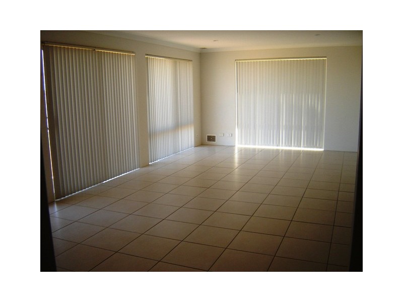 19 Reef Boulevard, Drummond Cove WA 6532