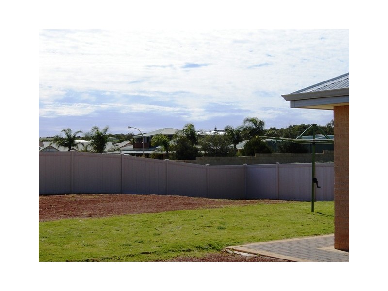 19 Reef Boulevard, Drummond Cove WA 6532