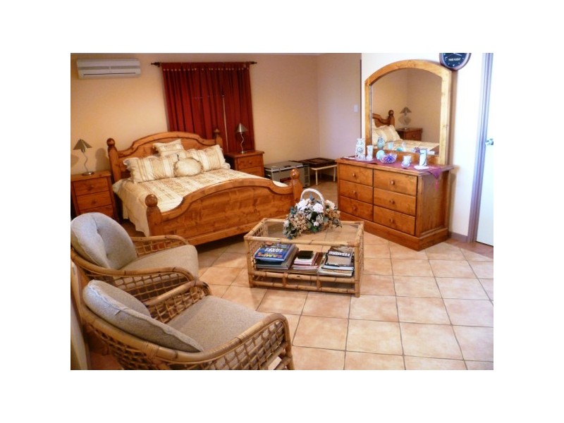 2 Vince Court, Wandina WA 6530