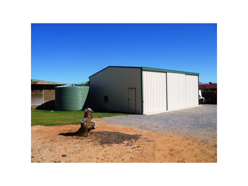 2 Vince Court, Wandina WA 6530