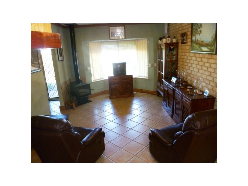 2 Vince Court, Wandina WA 6530