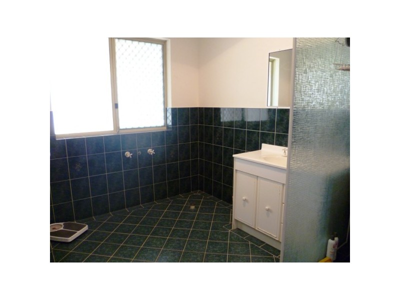 2 Vince Court, Wandina WA 6530