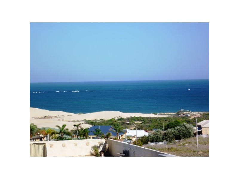 2 Vince Court, Wandina WA 6530