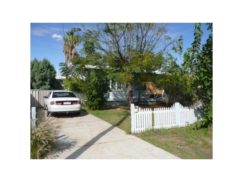 3 A and B Plymouth Road, Geraldton WA 6530