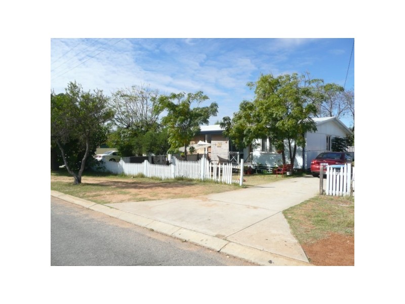 3 A and B Plymouth Road, Geraldton WA 6530