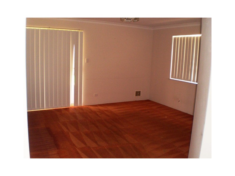 8 Weeloo Road, Waggrakine WA 6530