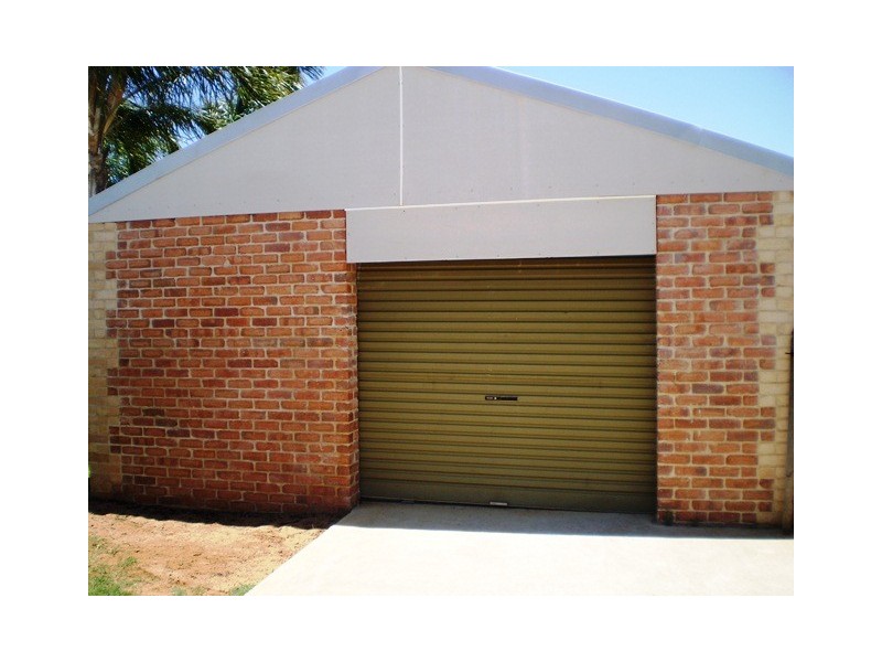 8 Weeloo Road, Waggrakine WA 6530