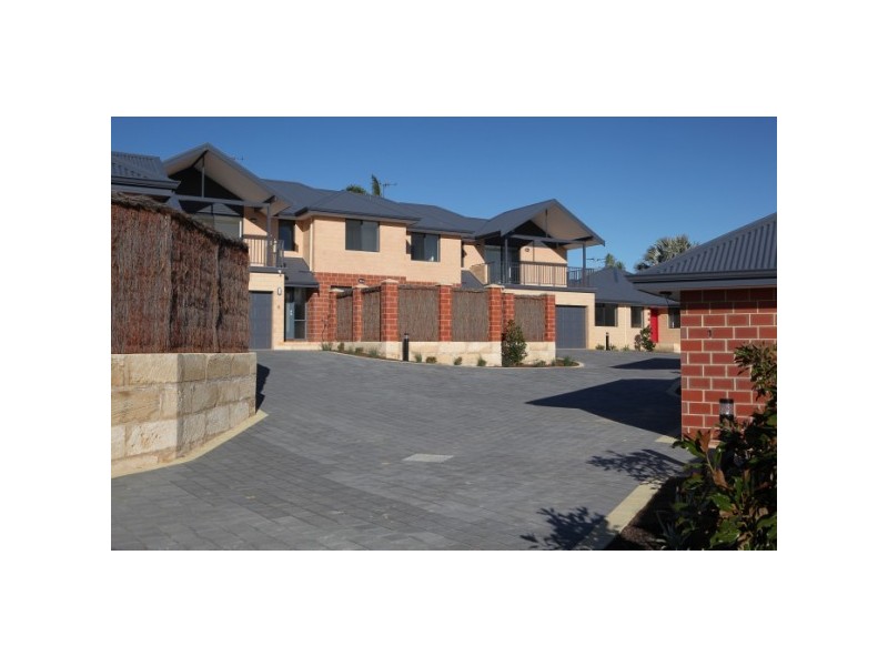 14/2 McDermott Avenue, Wandina WA 6530