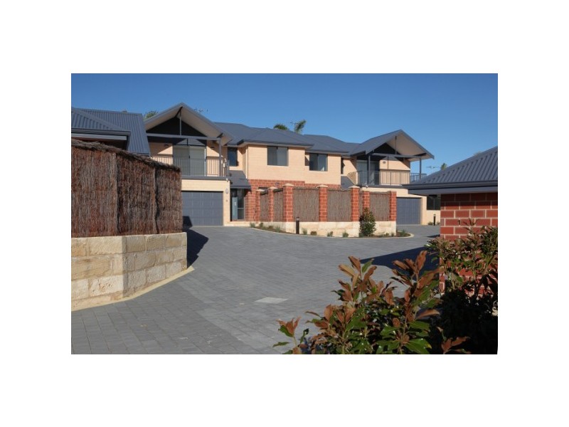 14/2 McDermott Avenue, Wandina WA 6530