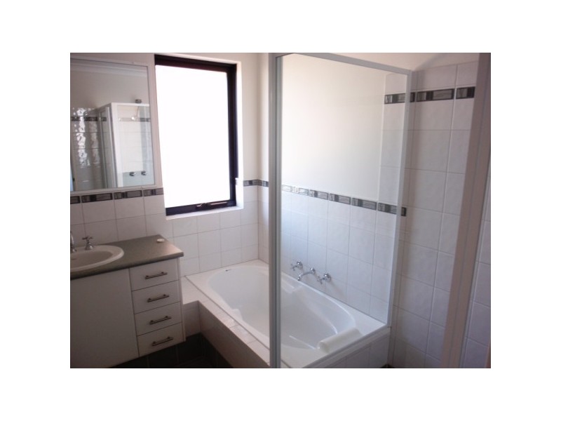 14/2 McDermott Avenue, Wandina WA 6530