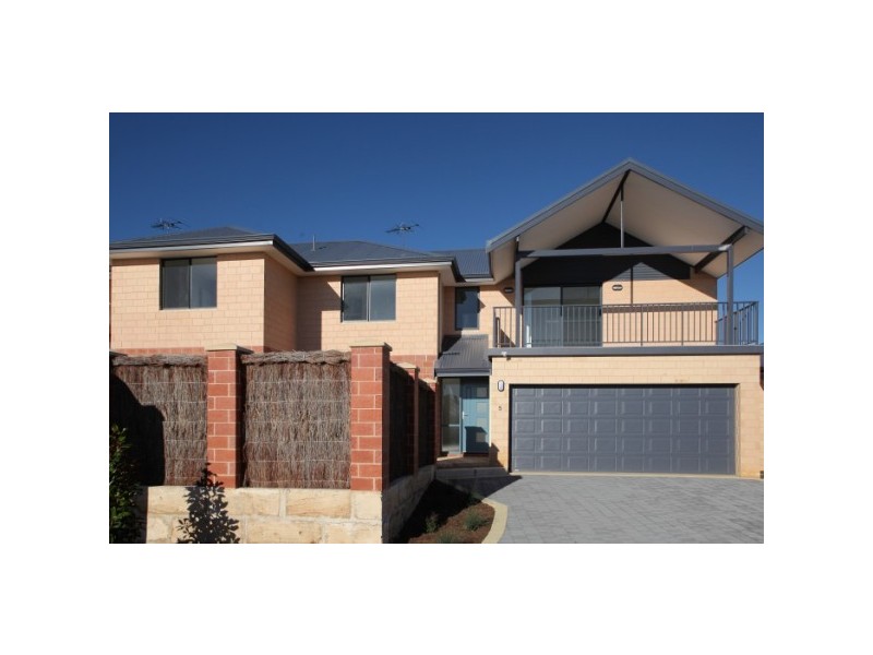 15/2 McDermott Avenue, Wandina WA 6530