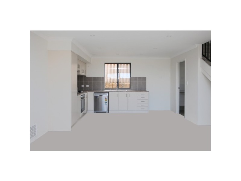 15/2 McDermott Avenue, Wandina WA 6530