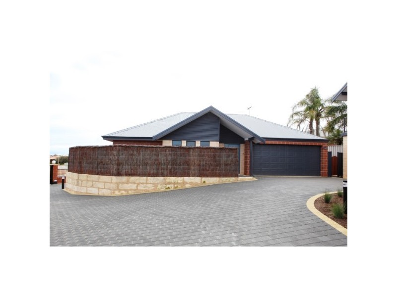 17/2 McDermott Avenue, Wandina WA 6530