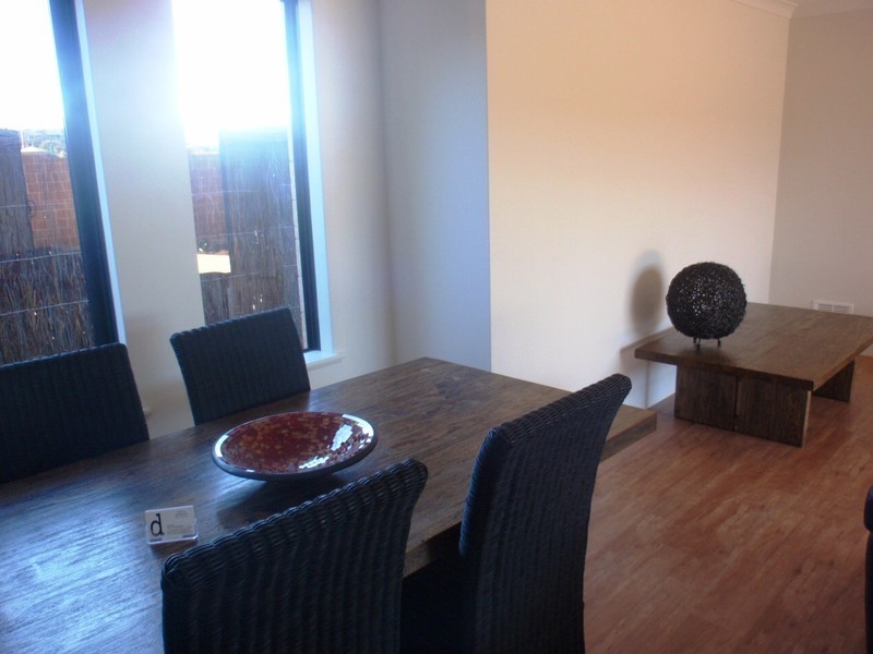 17/2 McDermott Avenue, Wandina WA 6530