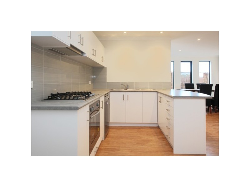 17/2 McDermott Avenue, Wandina WA 6530