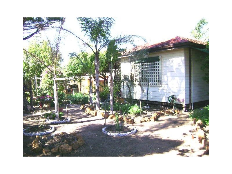 24 Oleander Cres, Rangeway WA 6530