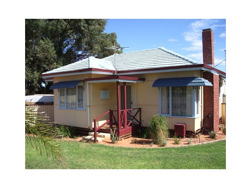 7 Cypress Street, Rangeway WA 6530