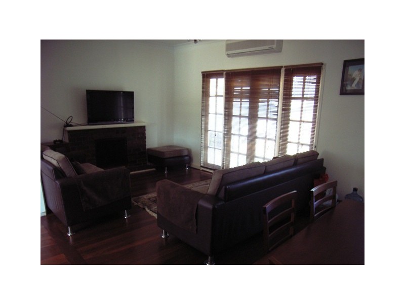 23 Whitfield Street, Beachlands WA 6530