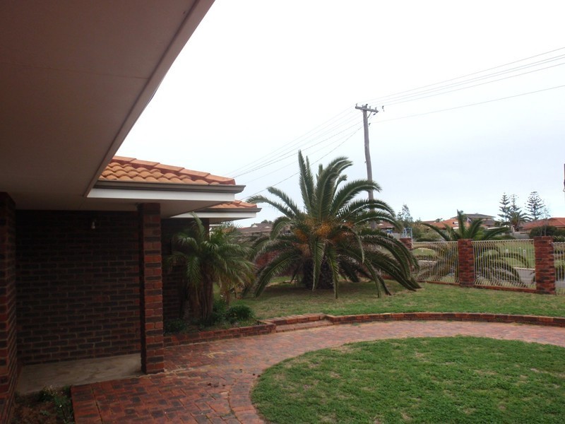 28 Hakea Street, Tarcoola Beach WA 6530