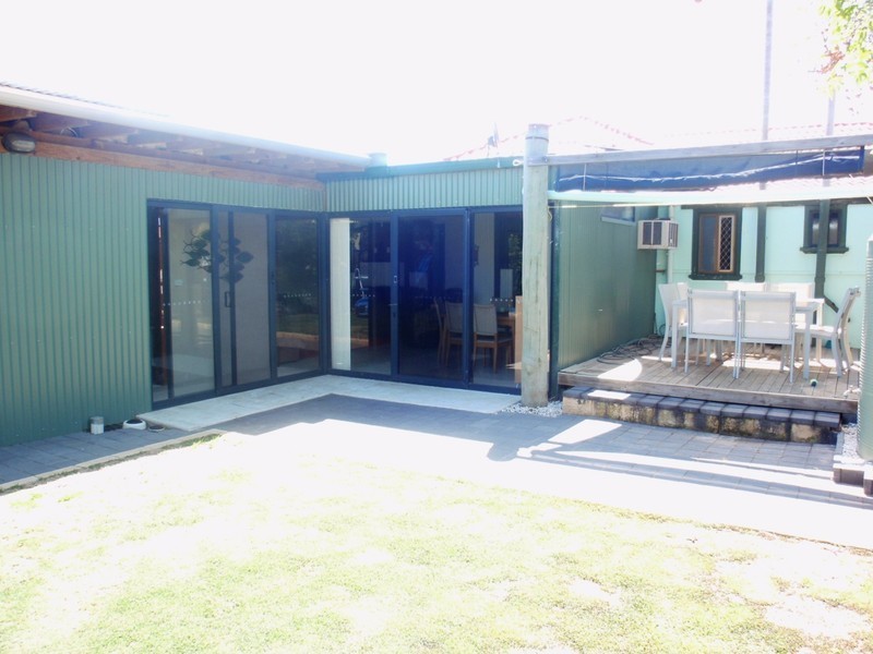 16 Whitfield Street, Beachlands WA 6530