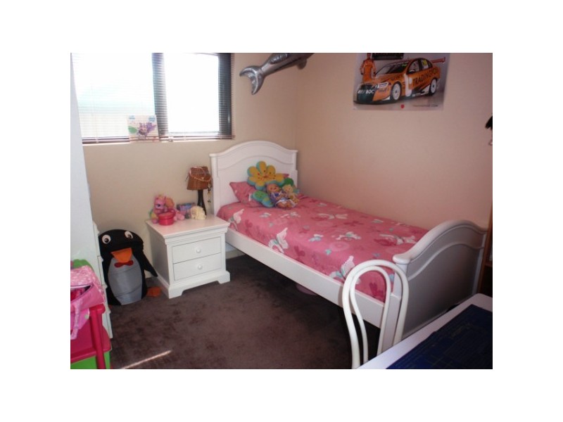 16 Whitfield Street, Beachlands WA 6530