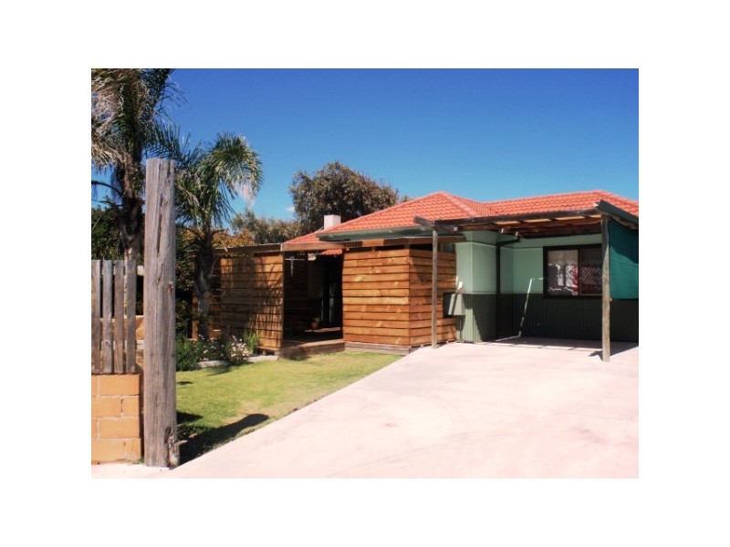 16 Whitfield Street, Beachlands WA 6530