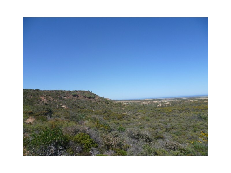 10 Hatch Road, East Bowes WA 6535