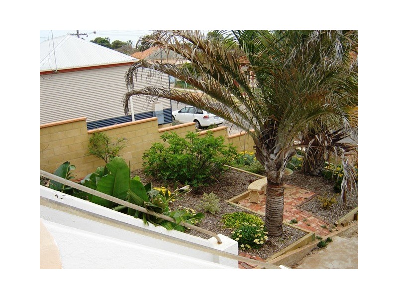 83 Francis Street, Beachlands WA 6530