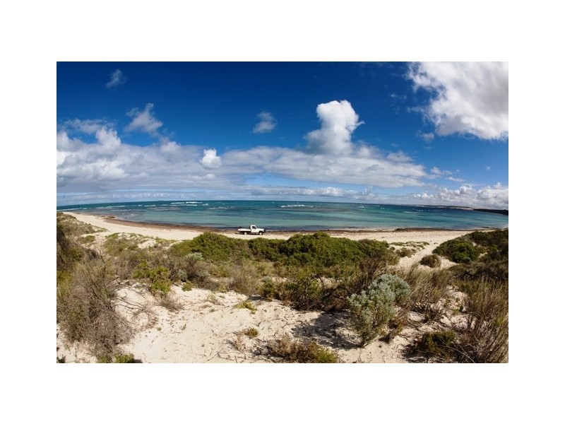 15 Angler Parade, Drummond Cove WA 6532