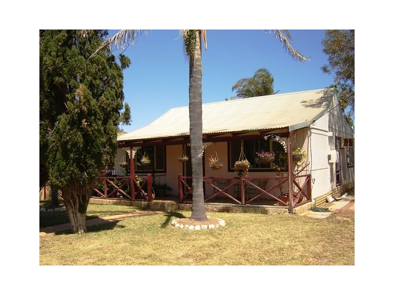 222 First Street, Wonthella WA 6530