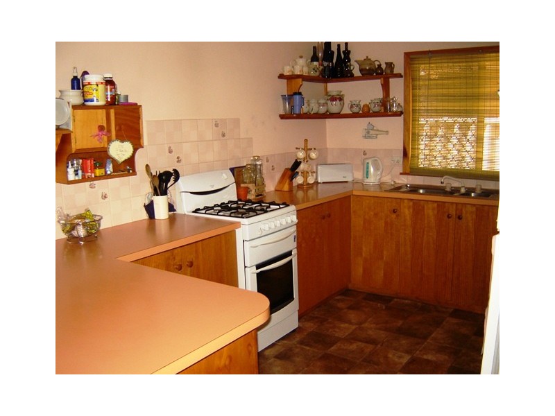 222 First Street, Wonthella WA 6530