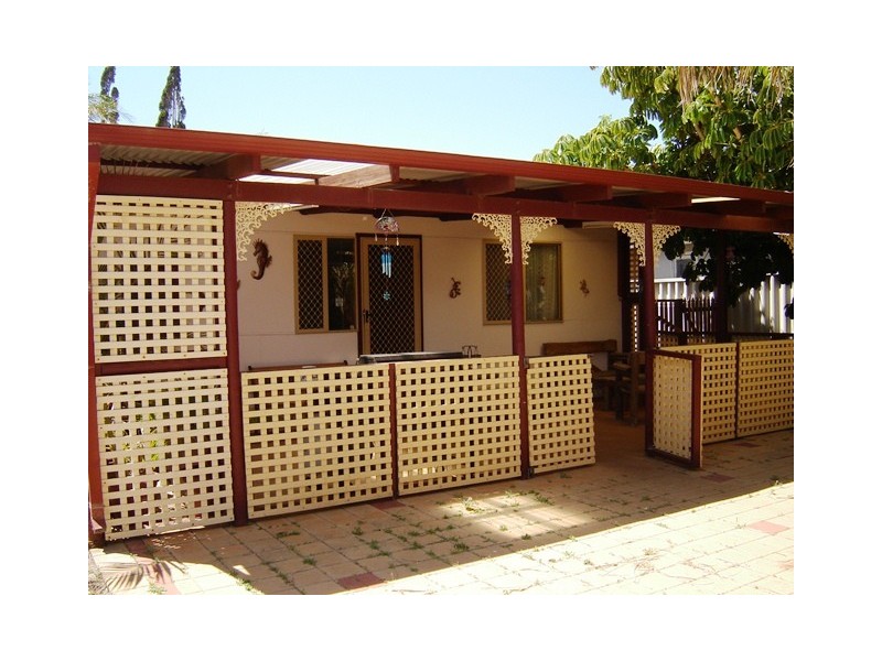 222 First Street, Wonthella WA 6530