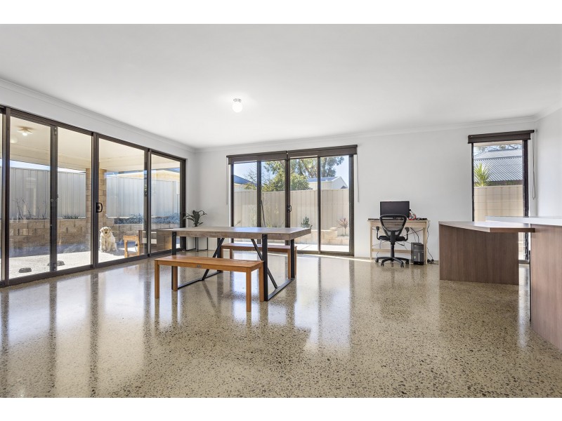 25 Coveside Way, Drummond Cove WA 6532