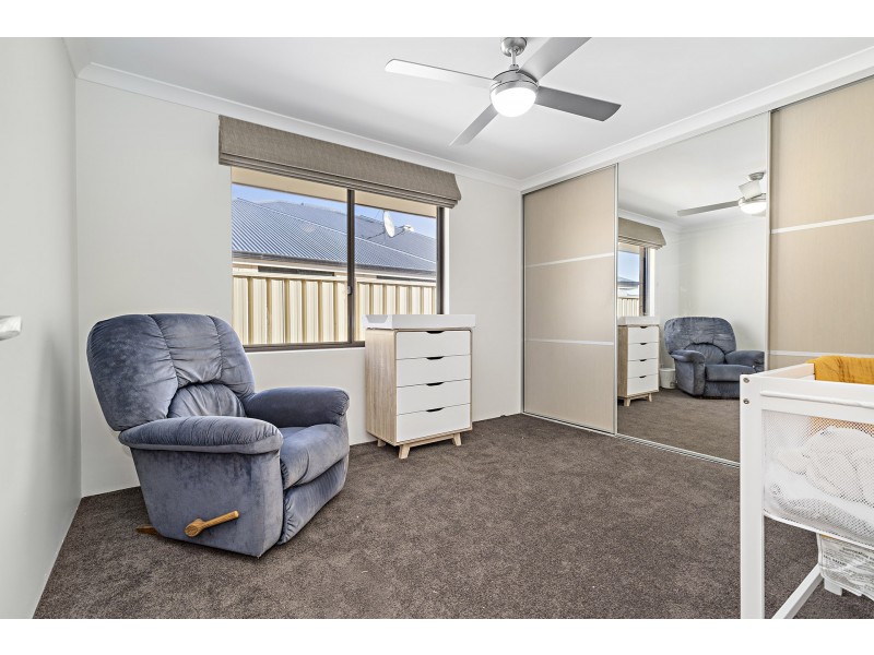 25 Coveside Way, Drummond Cove WA 6532