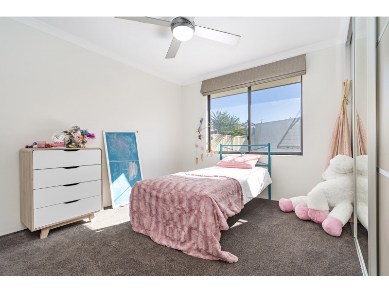 25 Coveside Way, Drummond Cove WA 6532