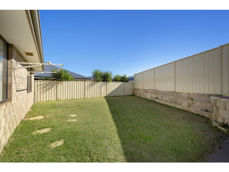25 Coveside Way, Drummond Cove WA 6532