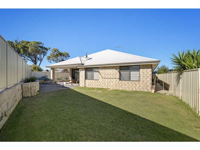 25 Coveside Way, Drummond Cove WA 6532