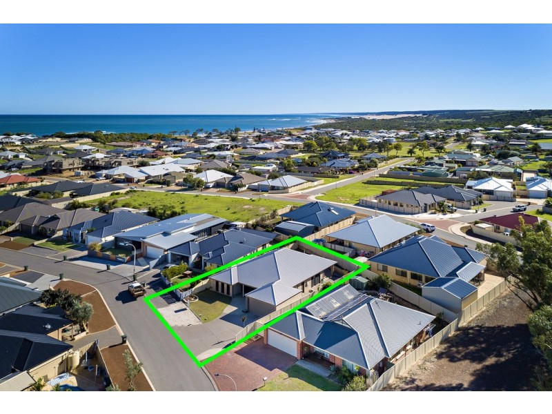 25 Coveside Way, Drummond Cove WA 6532