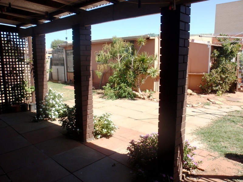 255 Sixth Street, Wonthella WA 6530