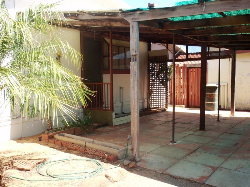 255 Sixth Street, Wonthella WA 6530