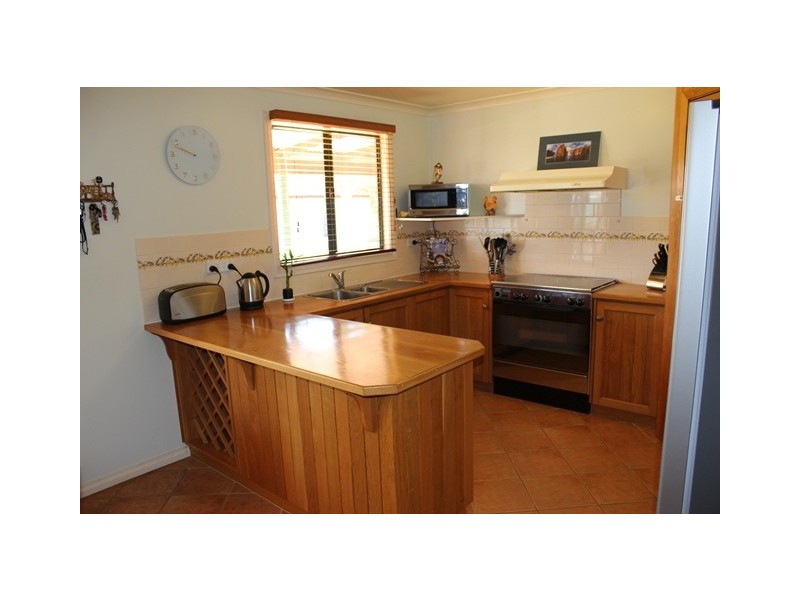 106 Beattie Road, Waggrakine WA 6530