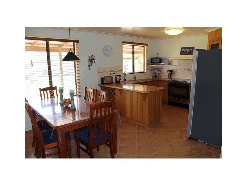 106 Beattie Road, Waggrakine WA 6530