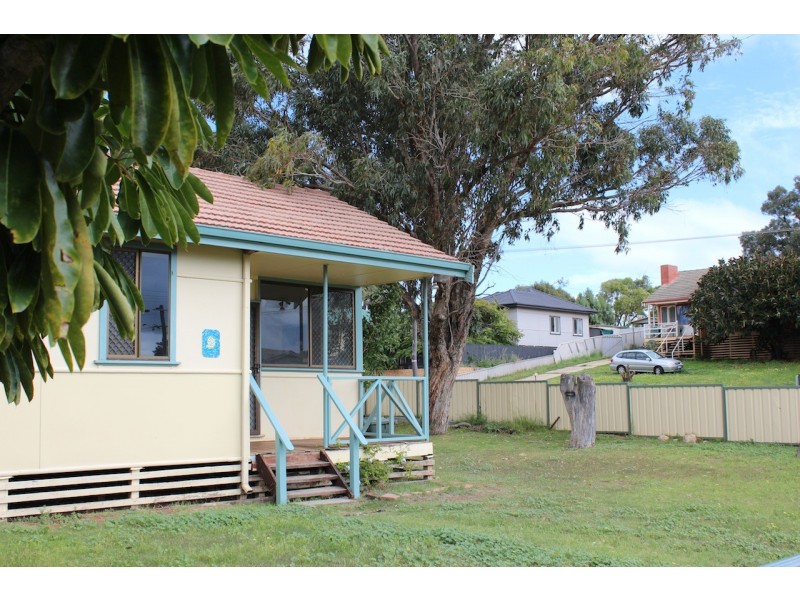 2 Zamia Street, Rangeway WA 6530