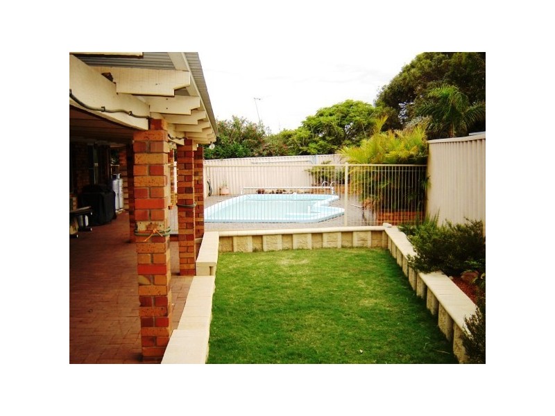 2 Roebuck Street, Mahomets Flats WA 6530