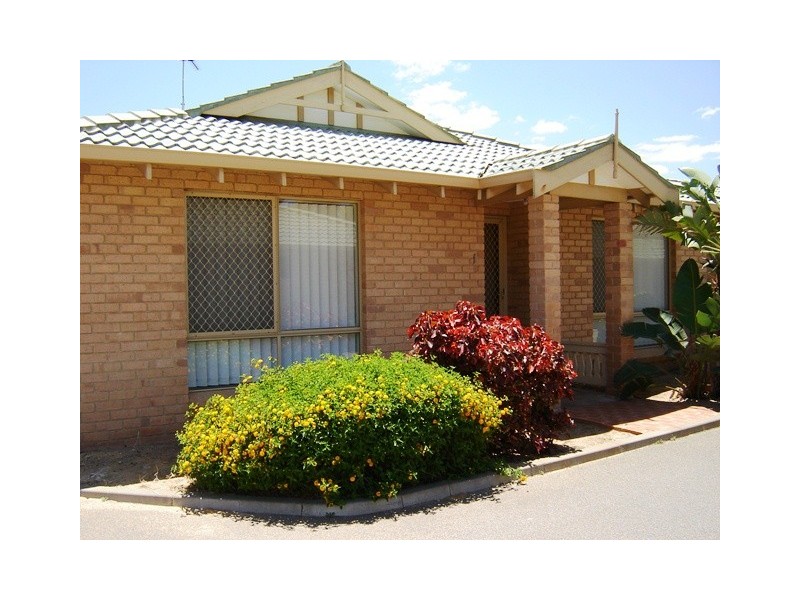 1/9 Holland Street, Geraldton WA 6530