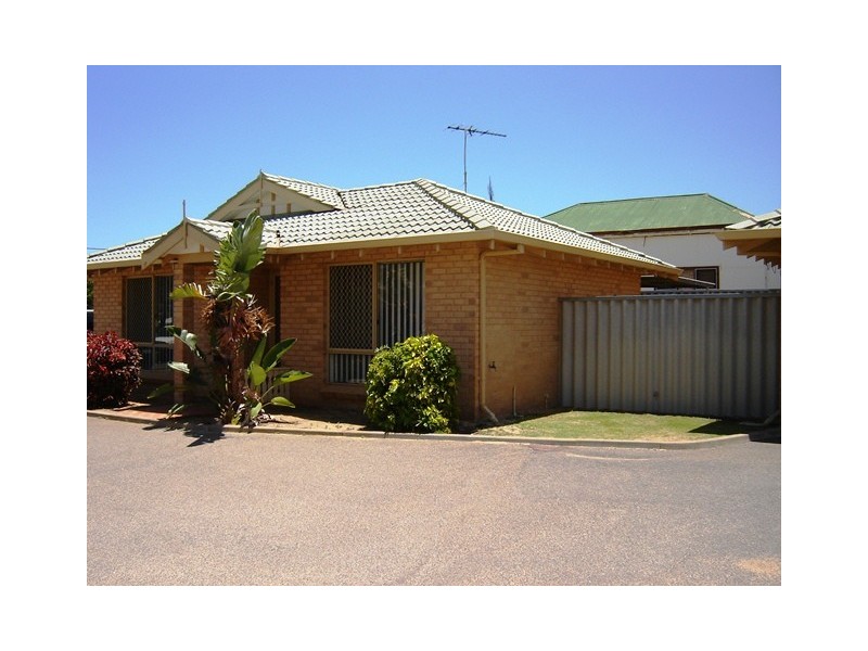1/9 Holland Street, Geraldton WA 6530