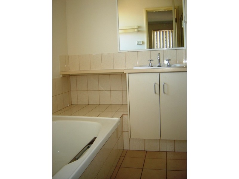 1/9 Holland Street, Geraldton WA 6530