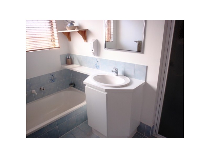 18 Eddington Close, Rangeway WA 6530