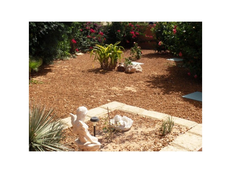 18 Eddington Close, Rangeway WA 6530