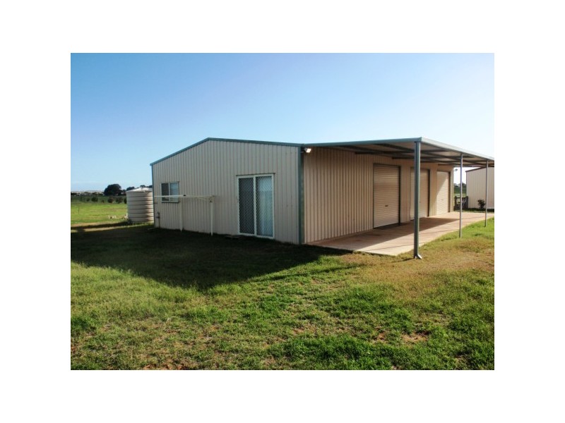 70 Eastlyn Drive, Deepdale WA 6532